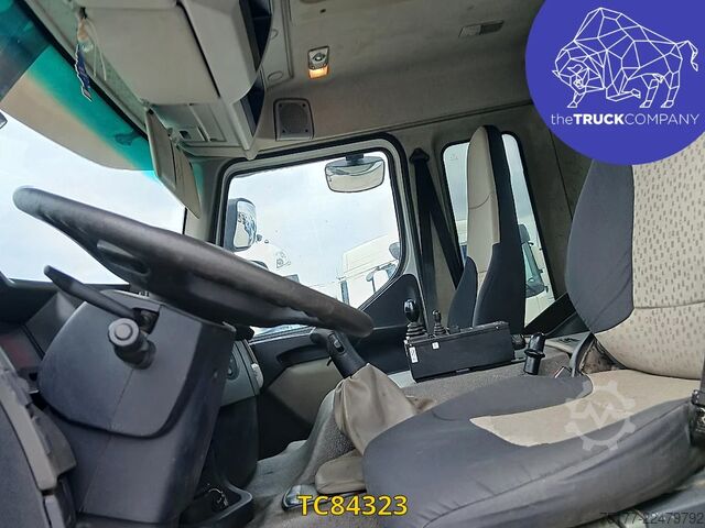 Container transportation Renault Kerax