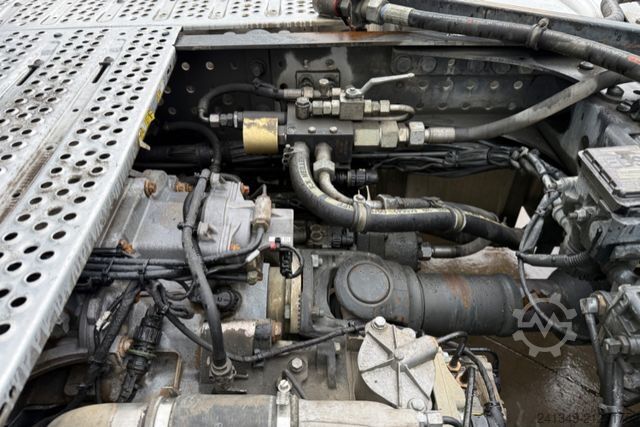 Standard SZM MERCEDES-BENZ Arocs 1843 4x2 Hydraulik