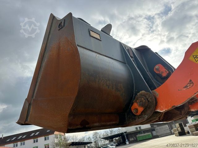 Radlader HITACHI ZW250-5B / Waage