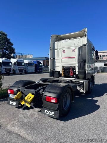 Standard road tractor DAF XF 450 FT Space Cab