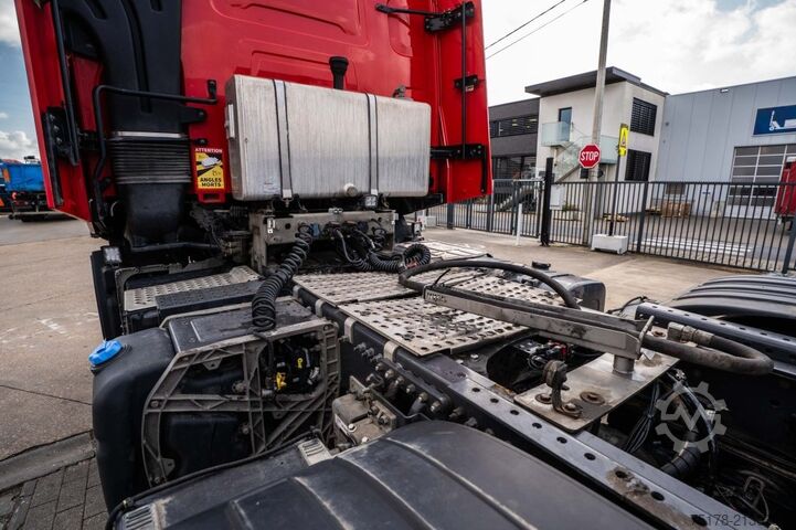 Standard tractor RENAULT C520-6x4 + HYDR. + INTARDER