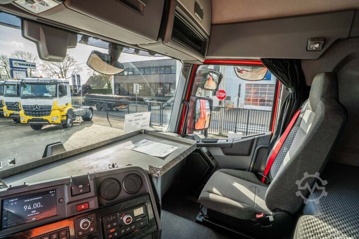 Standard tractor RENAULT C520-6x4 + HYDR. + INTARDER