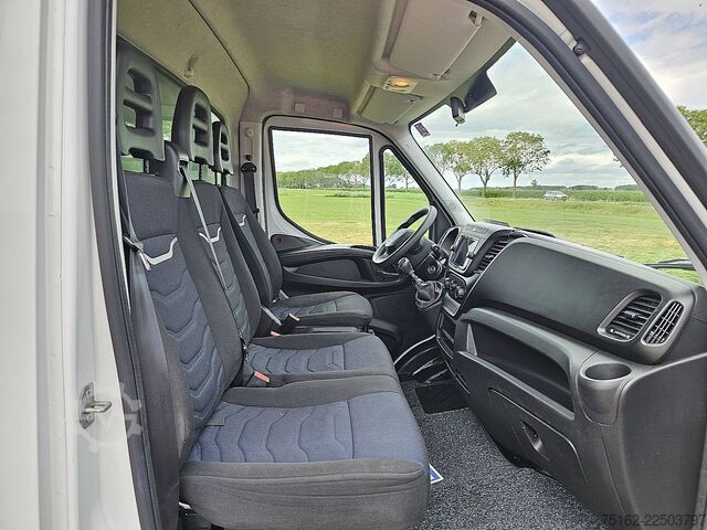 Suitcase IVECO DAILY 35C16 Bakwagen Laadklep!