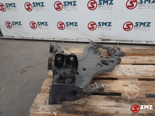 Chassis part Mercedes Occ bladveerbeugel vooras rechts Mercedes