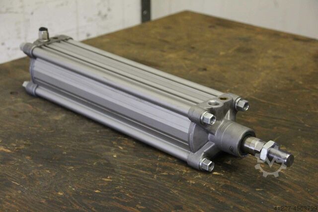Pneumatic cylinder Rexroth 0 822 124 009