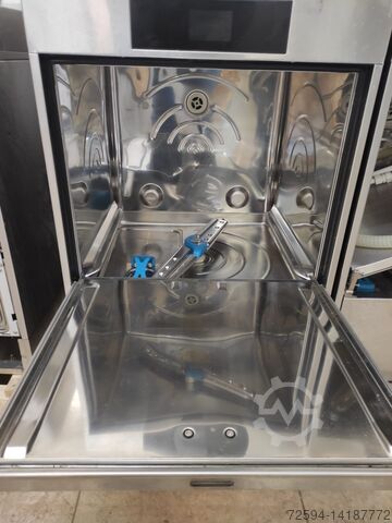 Undercounter dishwasher MEIKO M-iClean UM GIO hinten oder unten 400 V