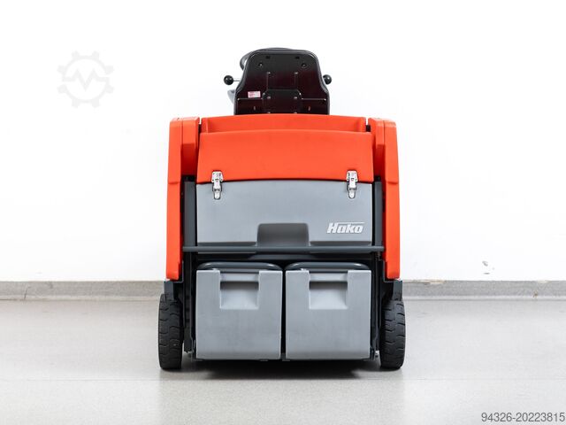 Hako Sweepmaster P980 R GASOLINE SWEEPER Hako Sweepmaster P980 R Benzin 2017y - 647h
