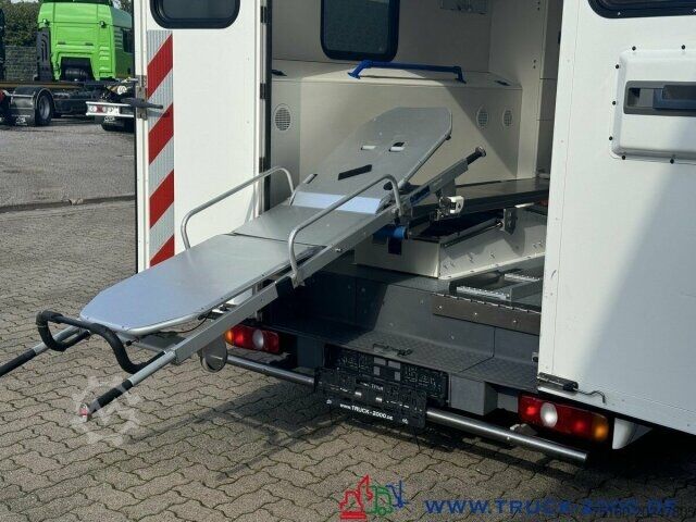 Fire truck Volkswagen T5 2.0 TDI Autom KTW Krankentransport inkl Liege