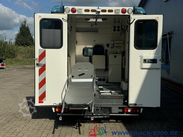 Fire truck Volkswagen T5 2.0 TDI Autom KTW Krankentransport inkl Liege