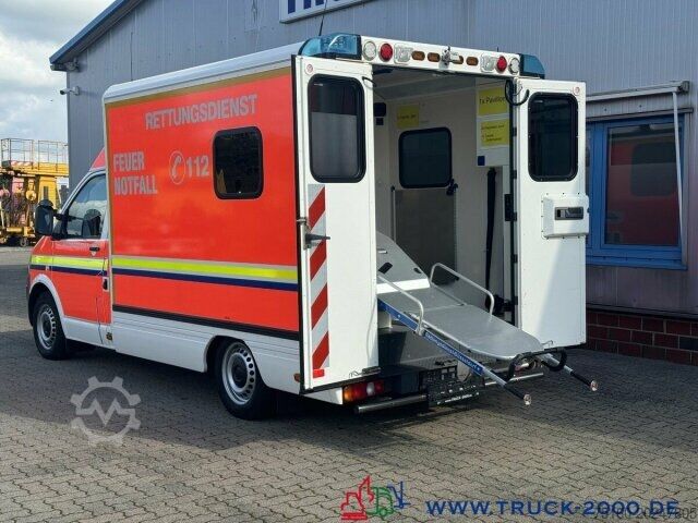 Fire truck Volkswagen T5 2.0 TDI Autom KTW Krankentransport inkl Liege