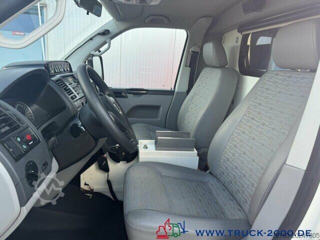 Fire truck Volkswagen T5 2.0 TDI Autom KTW Krankentransport inkl Liege
