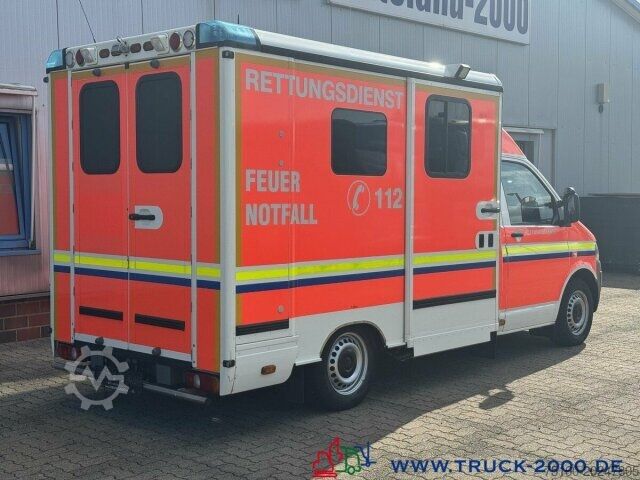 Fire truck Volkswagen T5 2.0 TDI Autom KTW Krankentransport inkl Liege