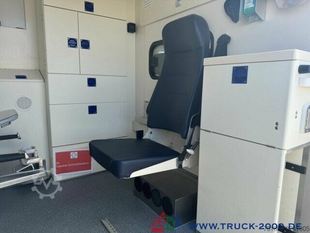 Fire truck Volkswagen T5 2.0 TDI Autom KTW Krankentransport inkl Liege