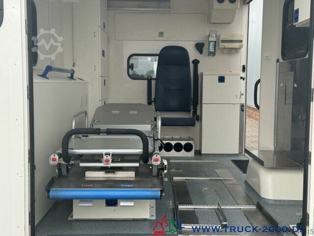 Fire truck Volkswagen T5 2.0 TDI Autom KTW Krankentransport inkl Liege