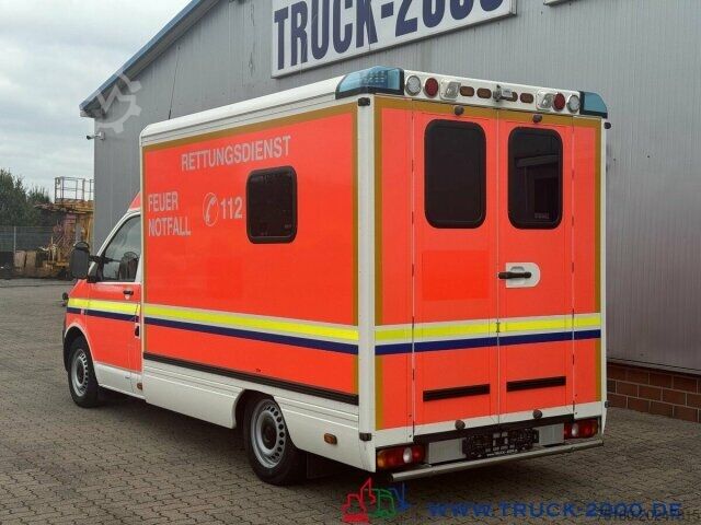 Fire truck Volkswagen T5 2.0 TDI Autom KTW Krankentransport inkl Liege