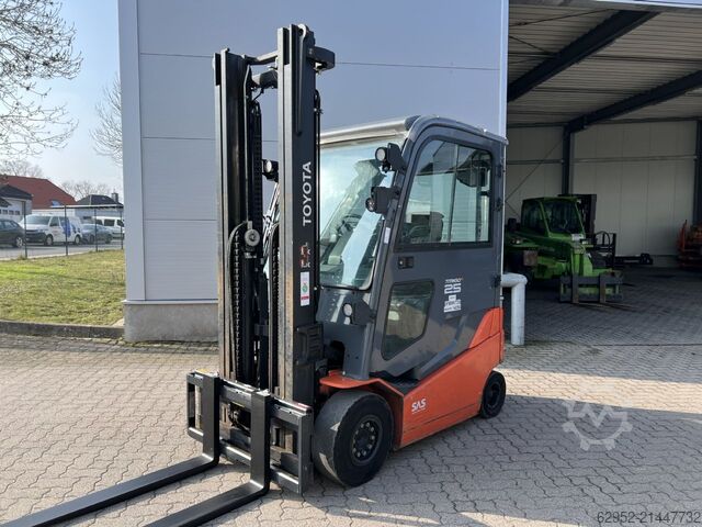 Electric 4-wheel forklift Toyota 8 FBMKT 25 / Akku 85%