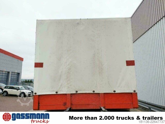 LKW mit Pritsche (offen)  Pritschenaufbau mit Plane