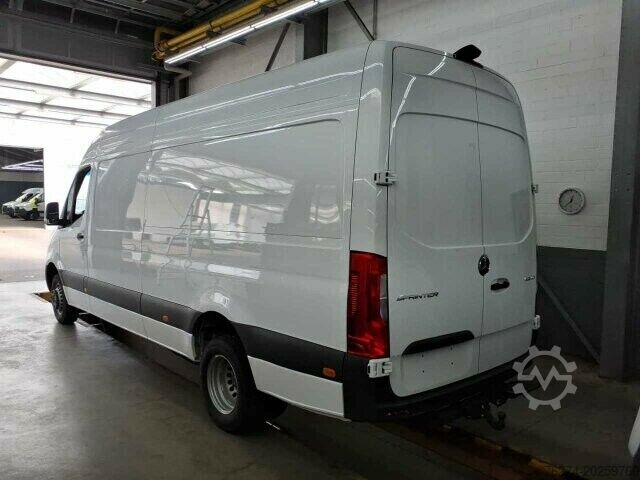 High top van Mercedes-Benz Sprinter 519 CDI Hochdach AHK L3H2