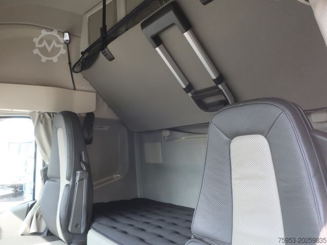Standard tractor unit Volvo FH 500 Aero TC Leder Alu LED I-Park Cool Retarder