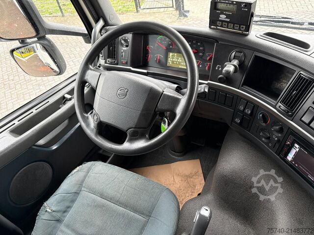 Standard-SZM Volvo FM 420 + CARRIER 1250 + 8x2 + euro 5 + LIFT 2.5T