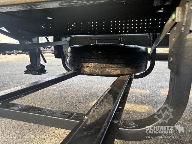 Open semitrailer with tarp Schmitz Cargobull Semitrailer Curtainsider Standard