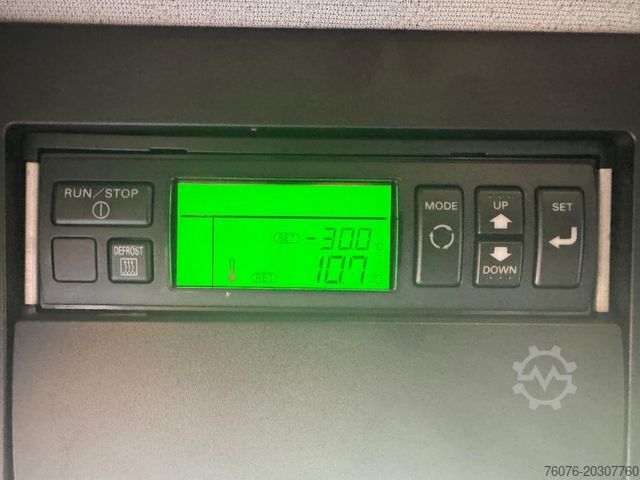 Refrigerated truck MERCEDES-BENZ 2540 LL 6x2/4 Heizung Klima LBW 2t AHK Bett