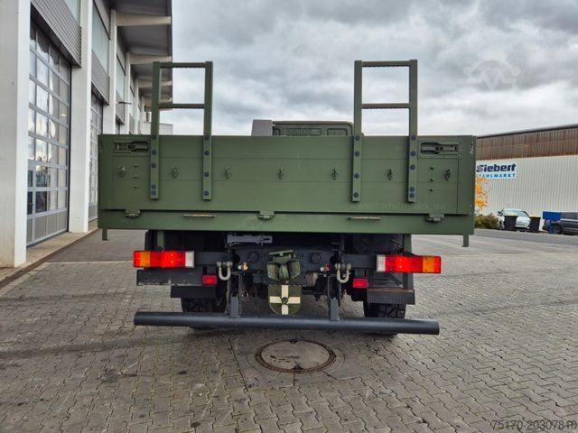 Flatbed truck IVECO Eurocargo ML100E22WM-BW 4x4 Pritsche L-Haus Bett