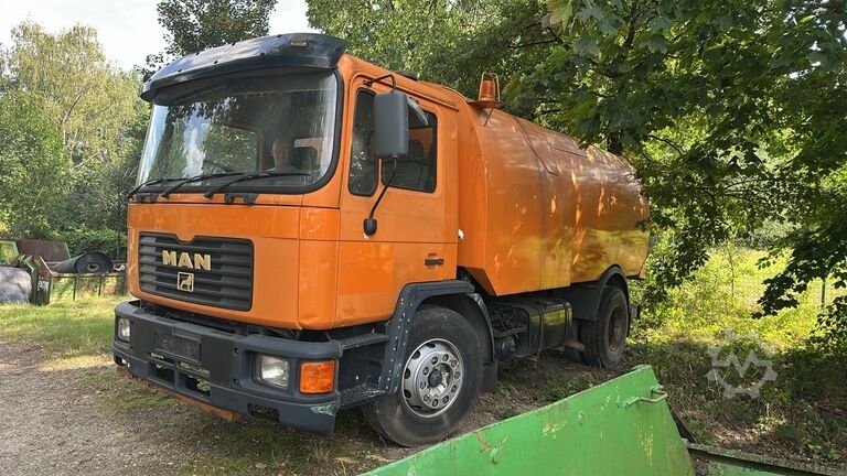 Sweeper MAN M05