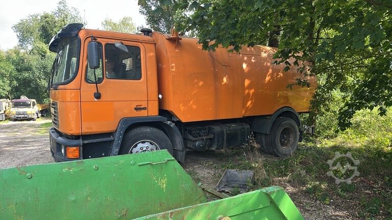 Kehrmaschine MAN M05