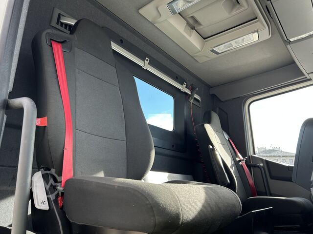 Truck mounted crane Renault C380 6X4 / FASSI F215A+REMOTE / ROTATOR