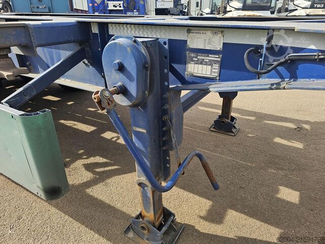 Container transport Van Hool 30 foot container chassis | tank container tran...