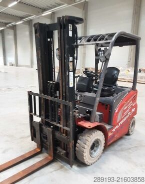 Geländestapler Manitou ME 425 C 2,5 t Elektro