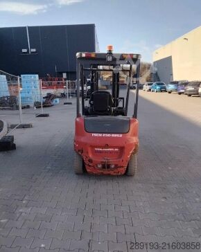 Geländestapler Manitou ME 425 C 2,5 t Elektro