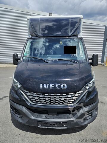 Transporter with suitcase Iveco 35 S 18