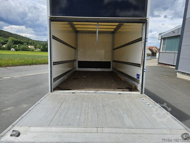 Transporter with suitcase Iveco 35 S 18