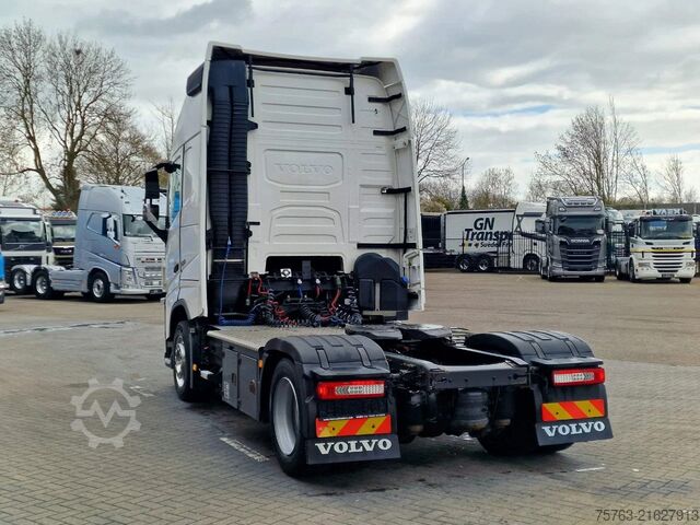 Volumen-SZM Volvo FH 13.500 Globetrotter XL 4x2 - I parkcool - Fu...