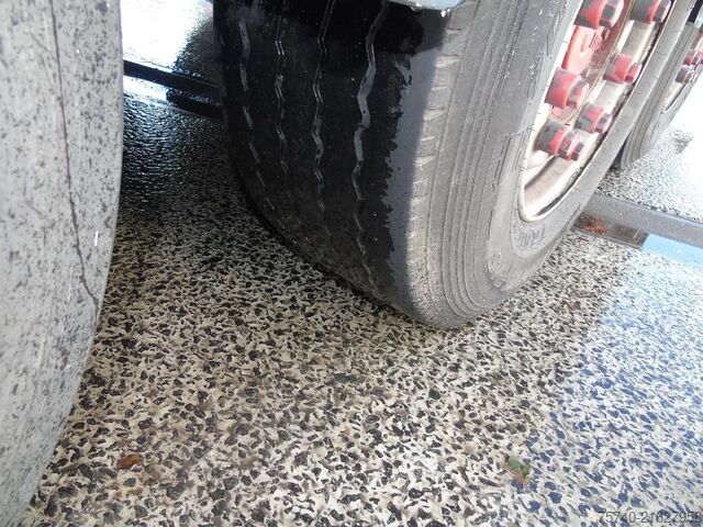 Plane Schmitz Cargobull 3 AXLE SAF + DHOLLANDIA LOADLIFT + SLIDING ROOF