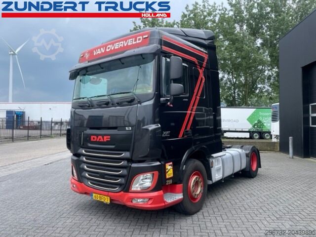Standard-SZM DAF XF440 SPACECAB