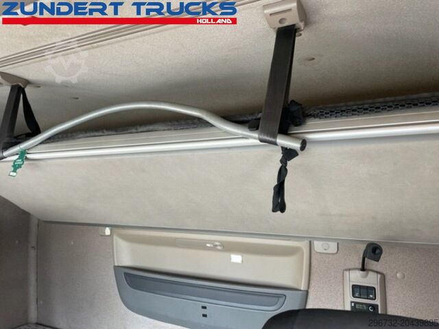 Standard-SZM DAF XF440 SPACECAB