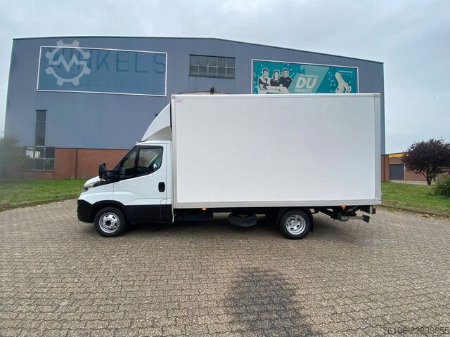 Transporter mit Koffer IVECO Daily 35C14 Hi-Matic Koffer mit Ladebordwand