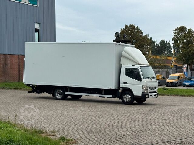 LKW mit Kofferaufbau FUSO Canter 7C15 Koffer mit Ladebordwand