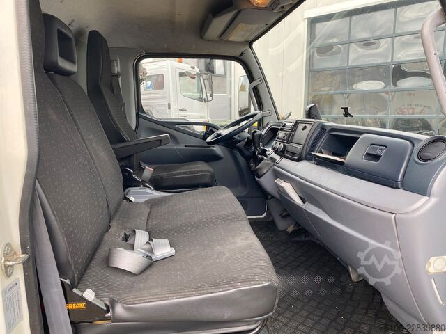 Transporter mit Koffer FUSO Canter 7C15 Koffer mit Ladebordwand