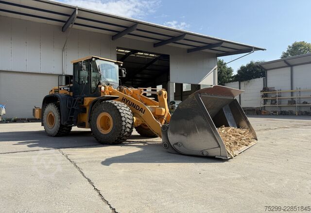 2013 Hyundai HL 760-9A Radlader Sonstige HL 760-9A Radlader / Swiss-Vehicle