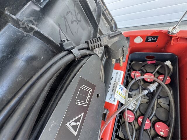 Electric Pallet Trucks Linde T16--EK