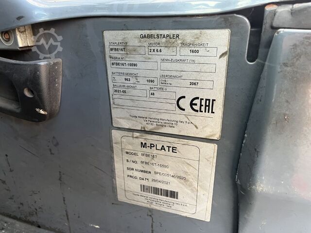 Electric 3-wheel forklift Toyota 8 FBE16T