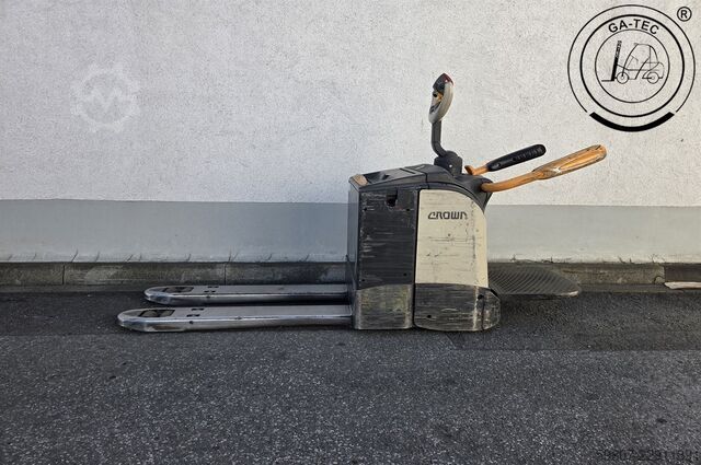 Niederhubwagen Crown WT 3040