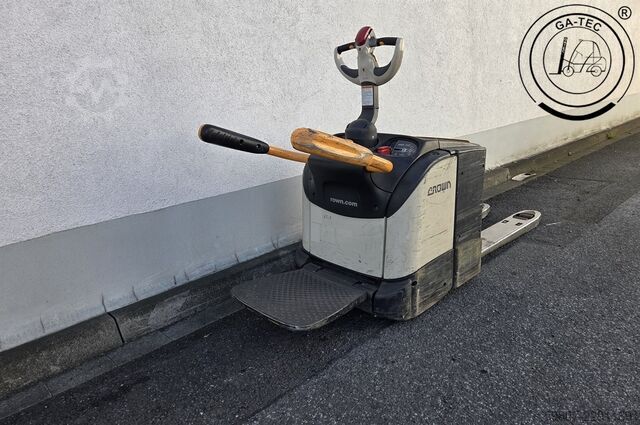 Niederhubwagen Crown WT 3040