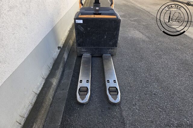 Niederhubwagen Crown WT 3040