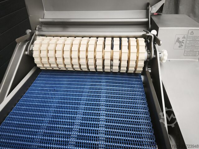 Marel skinning machine, model SK 15-320, YEAR Marel SK 15-320