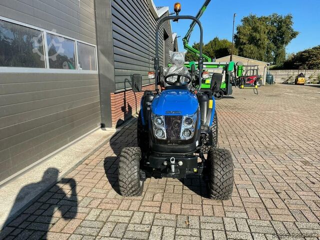 Solis 26 HST compact tractor NEW, multi-purpose tires – 5-year warranty SOLIS 26 HST minitractor NIEUW multi-use banden - 5 jaar garantie